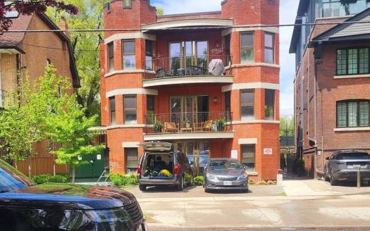 32 Rowanwood Ave #2, Toronto, ON M4W 1Y7